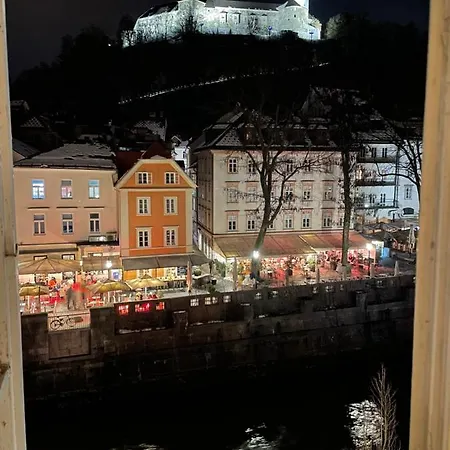 Old Town Theatre Staircase 公寓 *