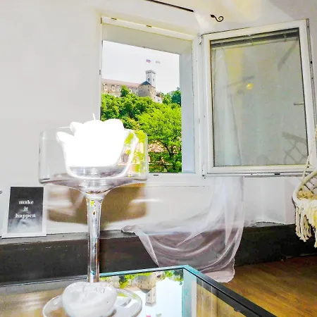 Old Town Theatre Staircase Apartment *