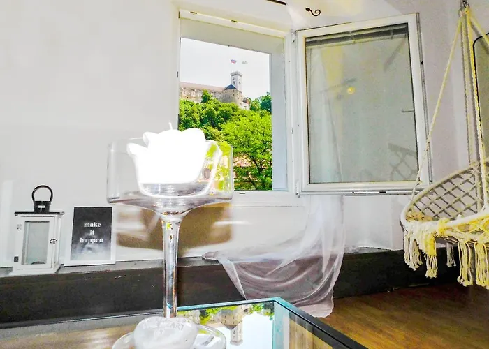 Old Town Theatre Staircase Apartment *